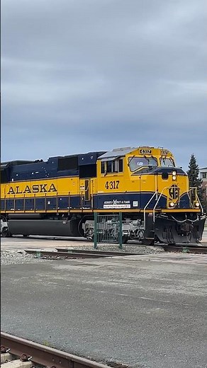 Alaska Railroad’s “McKinley Explorer” train.