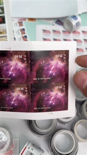 💌 Forever Stamps 2025 – ready for every season. 100 pcs at $9.99, authentic Forever postage for any letter or event. 🎄 Ideal for Christmas cards, birthdays, or thank-you notes. 📦 Delivered fast from U.S. stock. | Forever Time Stamps