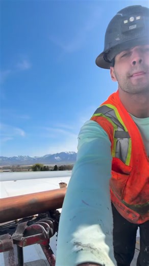 Nothing more satisfying than a clean solder on a 4 inch copper pipe 😮‍💨 Our tech is chafing the pipe to get it nice and clean, then soldering the pipe together with a 4 inch copper elbow Small problem, big problem, is no problem. Call us today! 📞: (949) 322-2125 🧑‍💻: phpplumbers.com #plumbing #paulhinemanplumbing #plumbinglife #plumbersofinstagram #copperpipe #soldering #plumbing101 #tradeskills #construction #commercialplumbing #tools #worldplumbers | Paul Hineman Plumbing