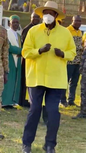 #Uganda 🇺🇬 Museveni has UPDF & Muhoozi to guaranteed security, what does Bobi Wine Kyagulanyi have?