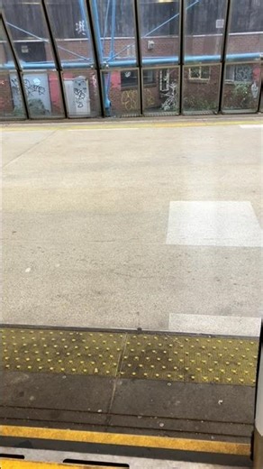 Class 458 doors closing at Waterloo #swr