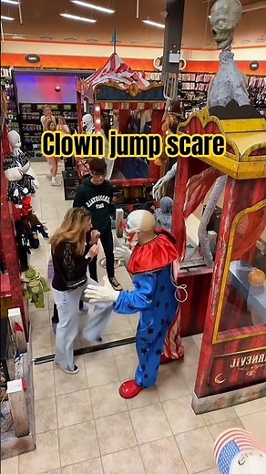 clown jump scare #clown #jumpscare #funnyprank #prank
