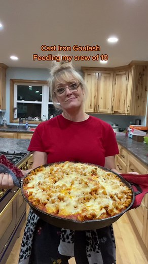 Cooking for a Big Family: Delicious Recipes for the Whole Clan!