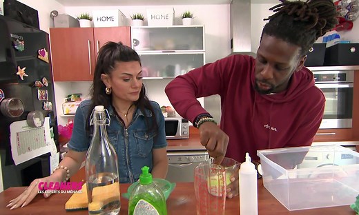 Cleaners les experts du ménage - Tuto - Nettoyant multi-usages et nettoyant meubles noirs - Cleaners les experts du ménage | TF1+
