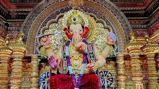 Planning To Visit Mumbai's Lalbaugcha Raja 2025 Today? Follow This Guide To Fight The Crowd For Grand Darshan