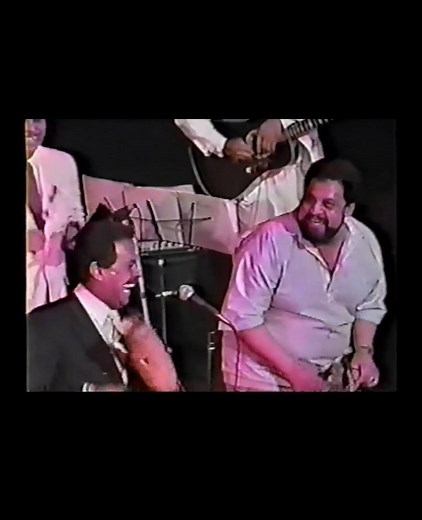 CONJUNTO CLÁSICO Y TITO NIEVES - SOLITARIO Sensacional y emocionate canción "Solitario" (de Ramón Rodríguez) interpretada al estilo del Conjunto Clásico y la singularidad de Tito Nieves. Esta canción, con el típico sonido del caribe portorriqueño nos transporta al éxtasis con la magistral combinación de lírica con sentido social y prodigiosas tonadas y matices únicos. El conjunto Clásico, fundado en Nueva York en 1979, por Raymond Castro y Ramón Rodríguez y la participación de Tito Nieves, desde