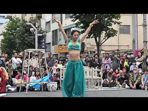 Street Performance of the Chinese Acrobatic Troupe 2023
