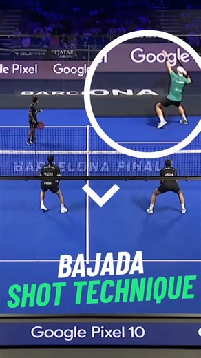 Padel fitness on Instagram: "Bandeja basics 🔥 Good positioning is key. Turn sideways, stay balanced at impact, and control your body. After the shot, move forward quickly to stay dynamic and keep pressure on your opponents. Balance, timing, and movement make the difference 💥🎾 🎥 @alegalan96 #padel #padeladdict #footwork #padeltennis #tennisperformance"