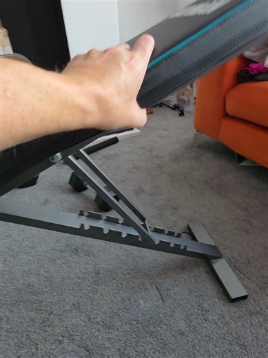 This adjustable weight bench has been a game-changer for home workouts. Solid, easy to adjust, and doesn’t take up loads of space. If you train at home, this is worth a look. #homegym #adjustablebench #gymsetup #trainingathome #tiktokshop