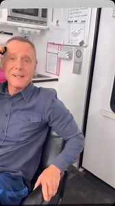 Caught in the act. #chicagopd #hankvoight #jasonbeghe #onechicago | Jason Beghe