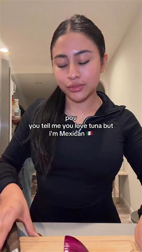 quick n easy Mexican tuna salad 😝 my favorite post workout meal with high protein & low fat if you use avocado oil mayo from @chosenfoods 🫶🏼 recipe: • 1 diced tomato roma • diced half purple onion • diced jalapeños to your liking • canned corn • jalapeño juice • eyeball the mayo • 3 pouches of tuna mix diced tomato, purple onion, jalapeños, and corn add tuna & mayo along with pepper, and mix in jalapeño juice, eating with protein chips for extra protein 🫶🏼😜 #explore #explorepage #foodie #m