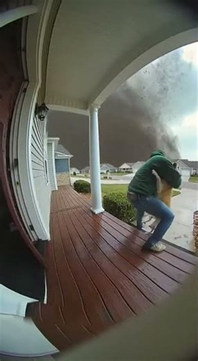 Heart-Stopping Tornado Dog Rescue