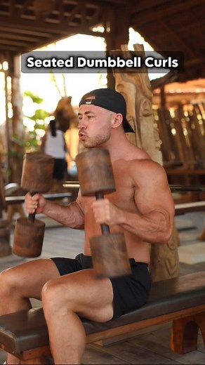 Tony (The Wolf) Mcaleavey on Instagram: "How to improve your curls with small changes ⬇️ Elbow in one position throughout Slow the negative Brace yourself, upper arm or elbow Pause at the top"