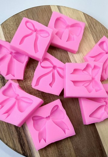 Larger Silicone Chocolate Mold Hack Using a Bow Cake Pop Mold