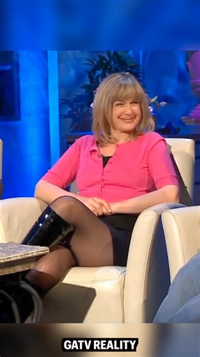 Penny Smith left viewers shocked when she wore leather boots and stockings on live TV! 😲🤭 #PennySmith #leatherboots #stockings | GATV Reality Gossip News