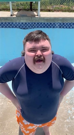 Prima probă în piscină se termină haotic