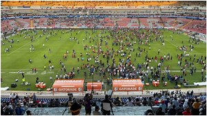 Tragedia en México: Batalla campal entre hinchas dejó más de 17 muertos - Tropicana Colombia