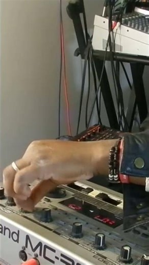 Improvising with the cutoff on the Roland MC-303 groovebox