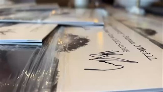 Content Live album with @susanoneillmusic out October 24th Pre-order from link in bio Thank you. | Mick Flannery