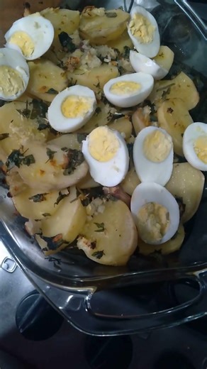 Batata assada com ovos cozidos #receitastiaedna #dicascaseiraedna