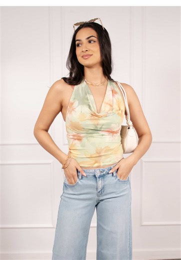 We planned your spring break outfits for you. 🌺 Discover these styles and more in-store now. ✨ #discoveryclothing