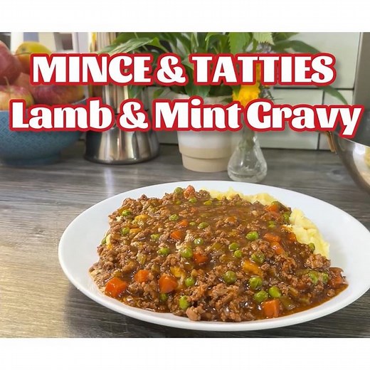 ￼ Have you ever tasted lamb and mint gravy? #chefarchiepie