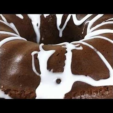 Σοκολατένια Βασιλόπιτα κέικ με 4 υλικά!