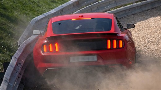 Hard Impact Stops Cars After Losing Control At Nordschleife