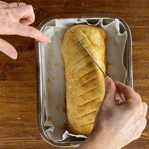 Polpettone di patate con mortadella e formaggio 😋...https://blog.giallozafferano.it/ilcaldosaporedelsud/polpettone-di-patate-con-mortadella-e-formaggio/ | Il caldo sapore del sud di Fernanda Nicotra