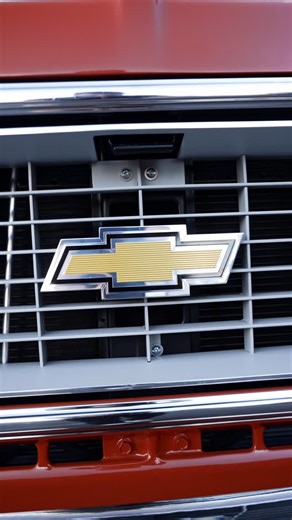 C10 Nation on Instagram: "Bonanza - “a situation or event that creates a sudden increase in wealth, good fortune, or profits”! 1974 K5 “Bonanza” Blazer. @barrett_jackson Saturday Jan. 24th Lot 1444.1 Motor - @gm_performance_ LT1 Transmission - @gm_performance_ 10l90 Transfer case - @advanceadapters Atlas 2 Suspension- @offroaddesign Wheels - @usmags “Scottsdale” 17” Tires - @bfgoodrichtires KO2 AT’s Exhaust - @borlaperformance @ricks_towing Axles - Dana 44/373 w/Warn and GM 12 373 built by @noco