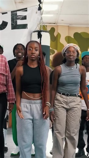 mniite classes sasa😅 #dance #dancer #dancing #danceclass #kenyantiktok🇰🇪 #goviral #blowthisup #nairobitiktokers #ericklegiru