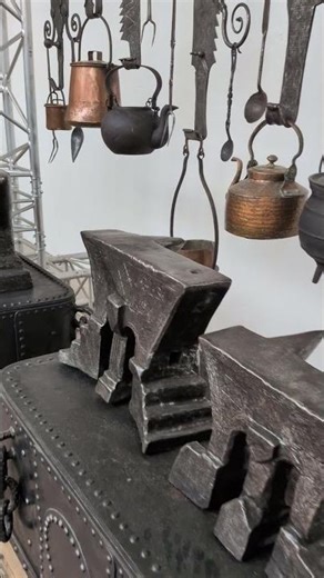 003-Symbols on anvils: The Star of Bethlehem stylized differently