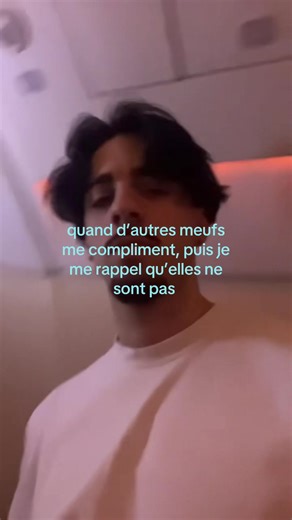 Compliments entre femmes : la réalité des jeux de mots