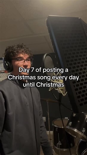 JJ on Instagram: "Some more Bublé #christmasmusic #christmas #michaelbuble #singing #santababy"