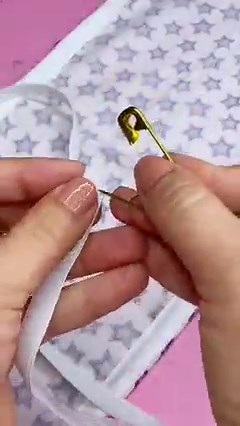 26K views · 1K reactions | ✨Como hacer Cubierta de Tabla de Planchar✨Tutorial Fácil #sewingfabric #truco #trucodecostura #tip #tipsdecostura #diyprojects #coseresmisuperpoder #fashiondesigner #costuracomamor #tutorial #sewingtutorial #costuraterapia #costurando #sewing #sewingproject #tips #fashion #coseresfacil #coserfacil #costuracreativa #costurafacil | Alejandra Meza | Facebook