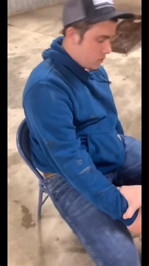 Posting Drunk People on Instagram: "😂🍻 When the drinks hit harder than expected, hilarious things are bound to happen! From wild dance moves to funny mishaps, nothing beats the unpredictability of a night out with a few too many drinks in hand. Whether it’s hilarious falls, tipsy conversations, or just pure comedy, these moments are priceless. 🎉😆 Take a moment to laugh and relive the chaos that only happens when you’re tipsy (or totally drunk)! We’ve all been there, so don’t forget to tag yo