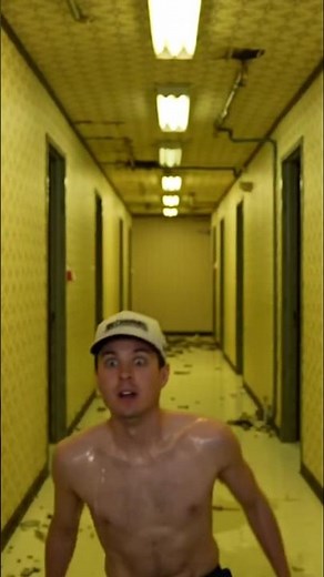 Jack Falls Into The Backrooms ‪@BecBroz‬