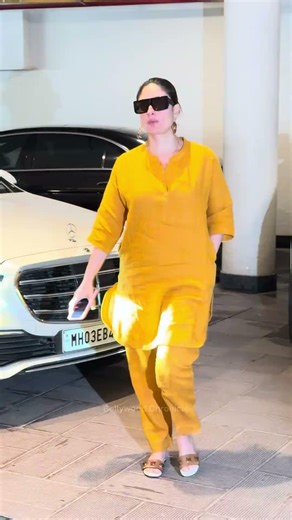 Kareena Kapoor Khan & Karisma Kapoor spotted at Manish Malhotra’s home