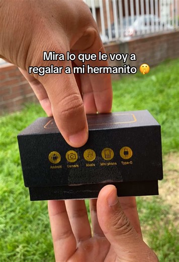 Regalo Perfecto: Su Primer Celular Mini