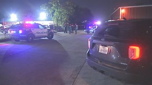Security guard shot to death during game room robbery attempt