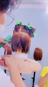 Giao lưu cách cắt Bob Line đơn giản, hiệu quả! Nguồn: Thầy Trần Văn Phú @fan cứng #hocnghetoc #hoccattoc #daycattoc #daynghetoc #tranvanphu #hocnghetoconline #hoccattoconline #bob #bobline #bobhaircut | Học viện tóc quốc tế OneStar