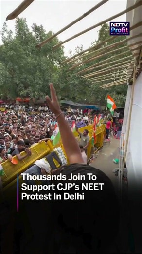 Large Crowds At Delhi's Jantar Mantar After Sonam Wangchuk's Forced Hospitalisation