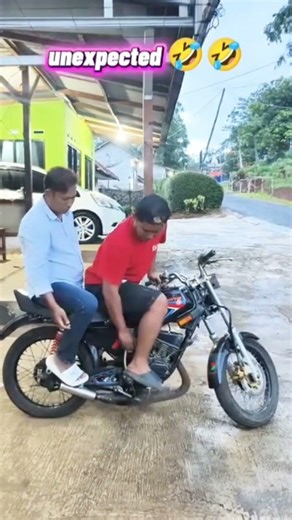 poor thing he's confused 🤣🤣 #shorts #trending #funny #viral #comedy