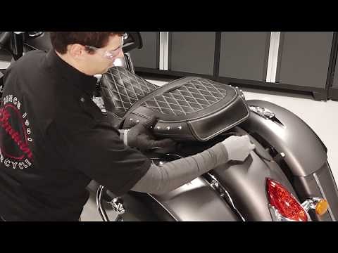 Indian Roadmaster Battery Removal and Installation - Indian Motorcycle