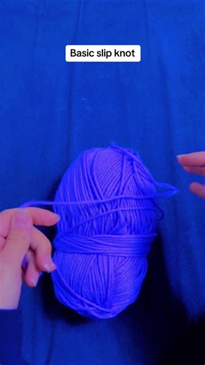 Basics to learning to crochet part 1: the slip knot #crochet #crochetersoftiktok #diy