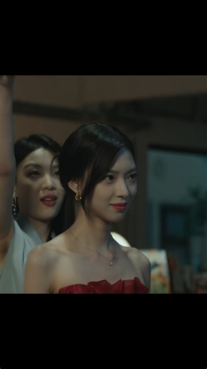 Cinderella is bullied by her stepsister #ChineseDrama #hotdrama #Cdrama #追劇 | 娱剧观察喵Meow Cdrama
