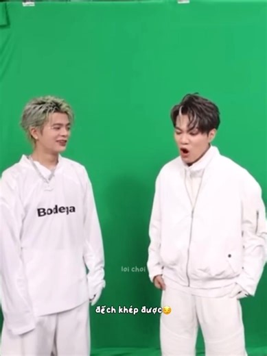 A:khép chân vào D:bụng to đếch khép đc #rhycap