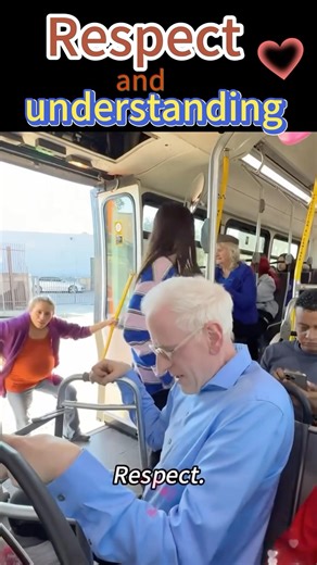 Chihuahua in a scary mask pranks the dog & cat #funnycats #funnydog #cat #dogs #usa