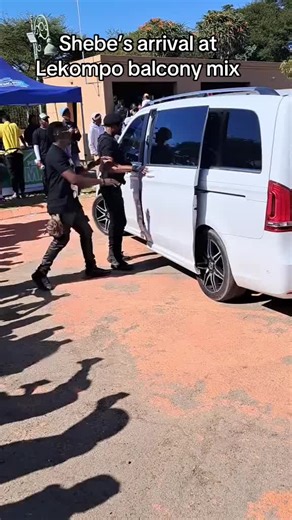 Shebe’s Arrival at Lekompo Balcony Mix 6