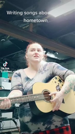 redhead_unicorn101 (@redhead_unicorn101)’s videos with original sound - redhead_unicorn101